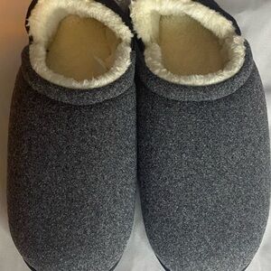 Cat & Jack Gray Slippers with Cream Lining